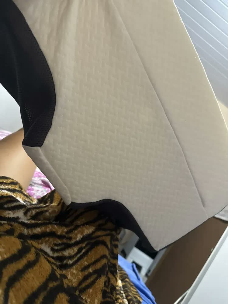 foto de Travesseiro Alivio Dores Ombros Pescoço Coluna Infravermelho Branco