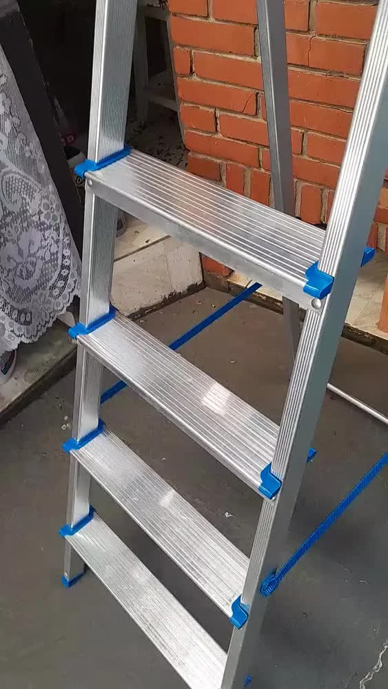 foto de Escada De Alumínio 5 Degraus Dobrável Mor Doméstica