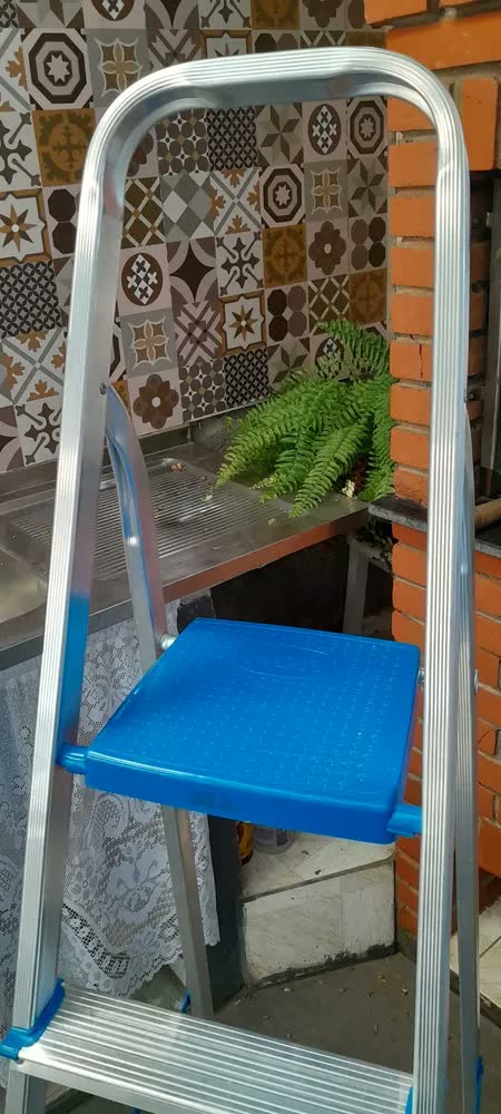 foto de Escada De Alumínio 5 Degraus Dobrável Mor Doméstica