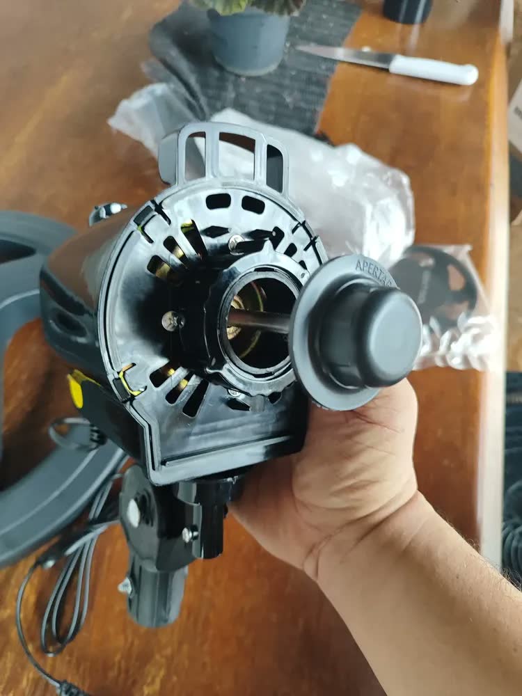 foto de Ventilador de Coluna Ventisol Turbo com 6 Pás de 40cm