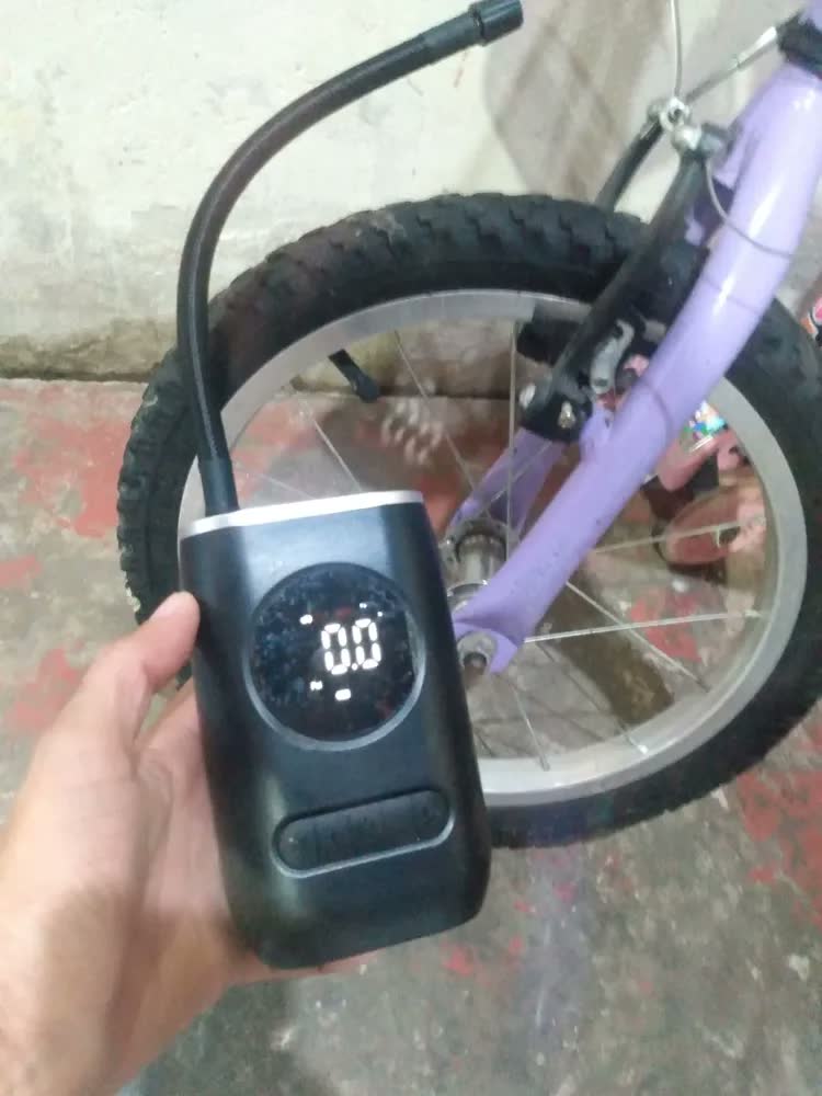 foto de Compressor de Ar Portátil Blackone 150 psi Bateria 4000mah Para Veículos