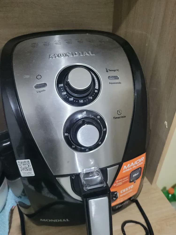 foto de Fritadeira Sem Óleo Air Fryer 4l Mondial 1500w AFD-40-BI