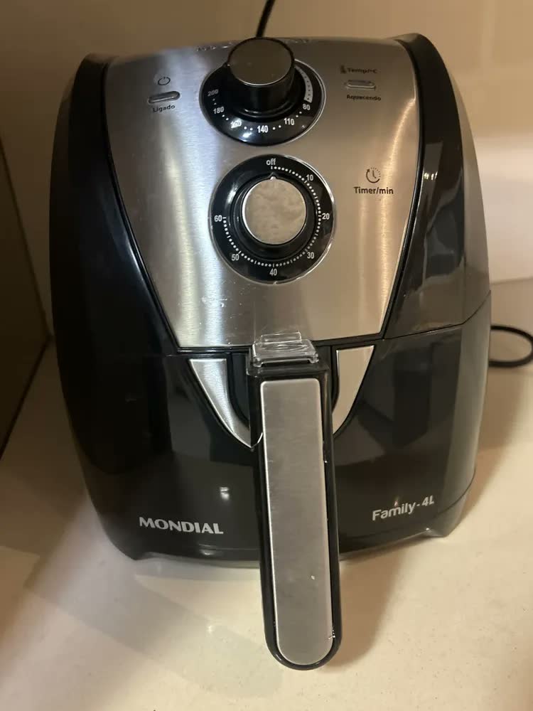 foto de Fritadeira Sem Óleo Air Fryer 4l Mondial 1500w AFD-40-BI