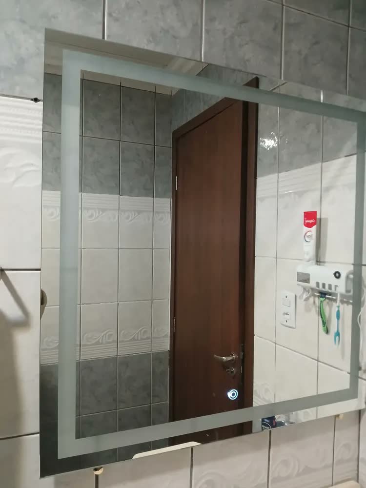 foto de Espelho Quadrado de Parede Flash Glass com LED Touch para Banheiro 80x80 cm