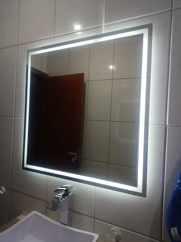 foto de Espelho Quadrado de Parede Flash Glass com LED Touch para Banheiro 80x80 cm