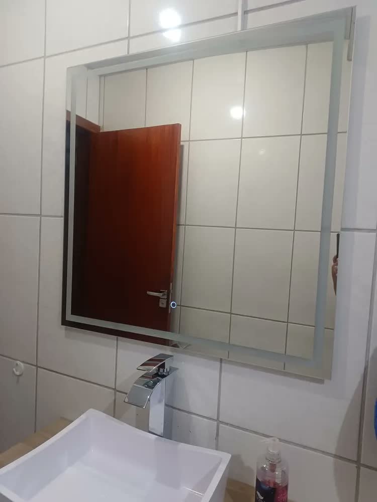 foto de Espelho Quadrado de Parede Flash Glass com LED Touch para Banheiro 80x80 cm