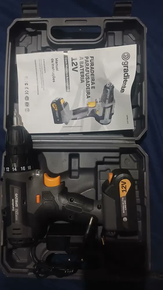 foto de Furadeira Parafusadeira Sem Fio A Bateria Gpb12vd 12v 3/8 10mm Com Maleta E Acessórios Gradiente