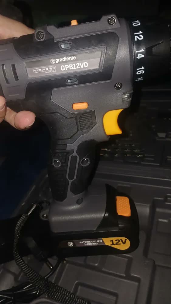 foto de Furadeira Parafusadeira Sem Fio A Bateria Gpb12vd 12v 3/8 10mm Com Maleta E Acessórios Gradiente