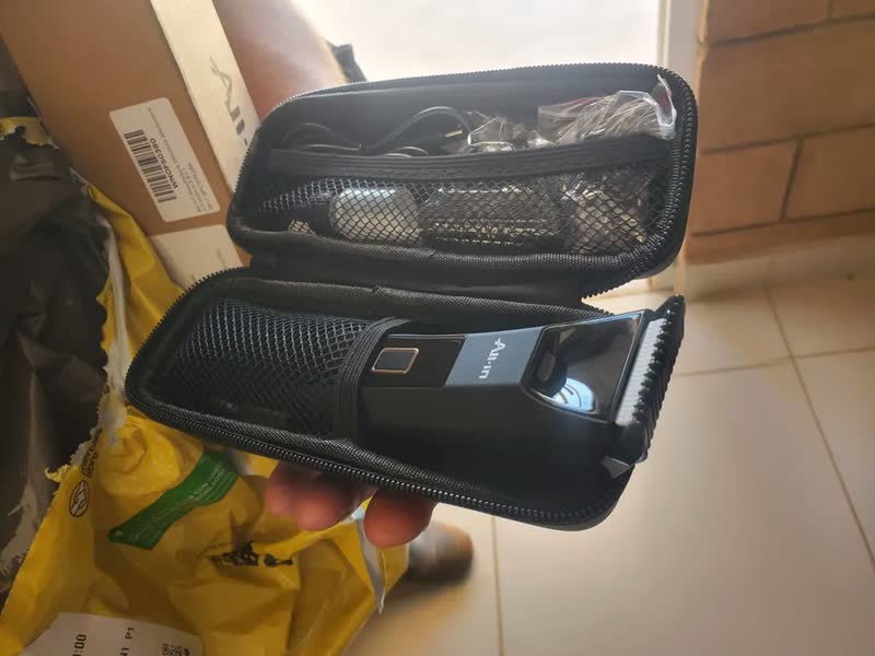 foto de All-in Barbeador Eletrico Aparador de Pelos Intimus 3-em-1 Aparelho de Barbear Homen Shaver Cerâmica com Caixa com Luz LED USB-C a prova da agua