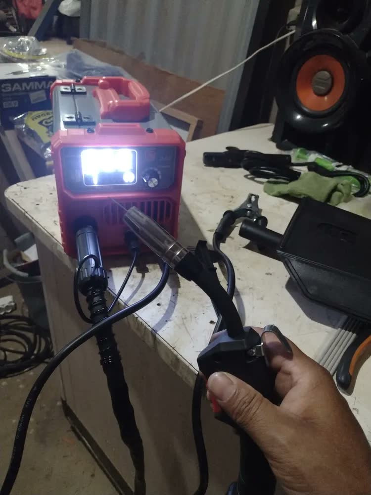 foto de Aitoolzo Máquina de Solda Inversora 3 em 1 MIG TIG MMA 200A Sem Gás