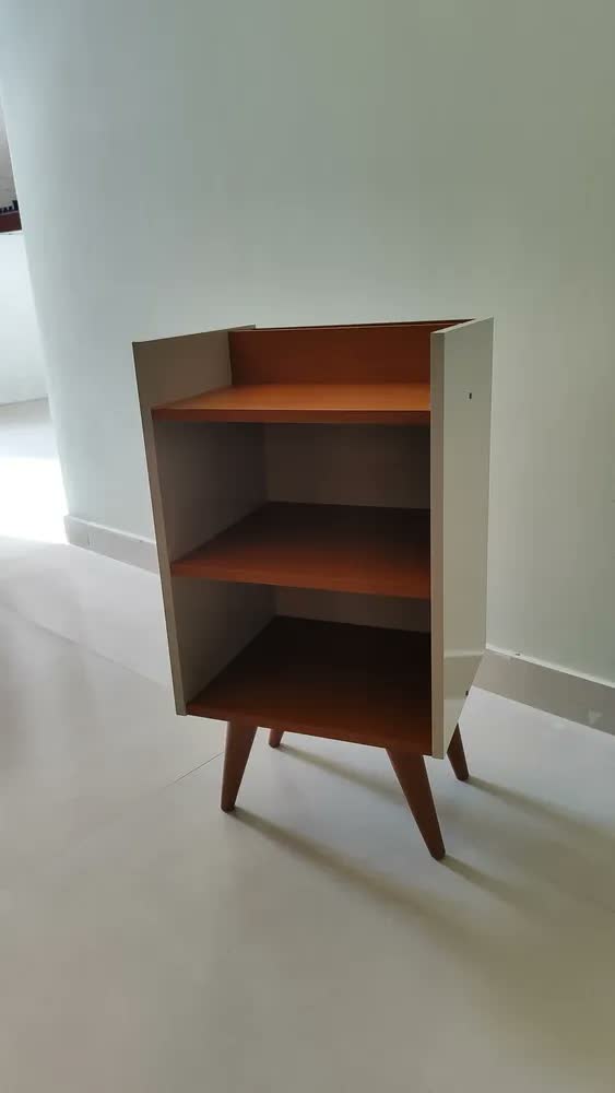 foto de Mesa Lateral Apoio Cabeceira Cama Box Criado Pés Palito Mudo