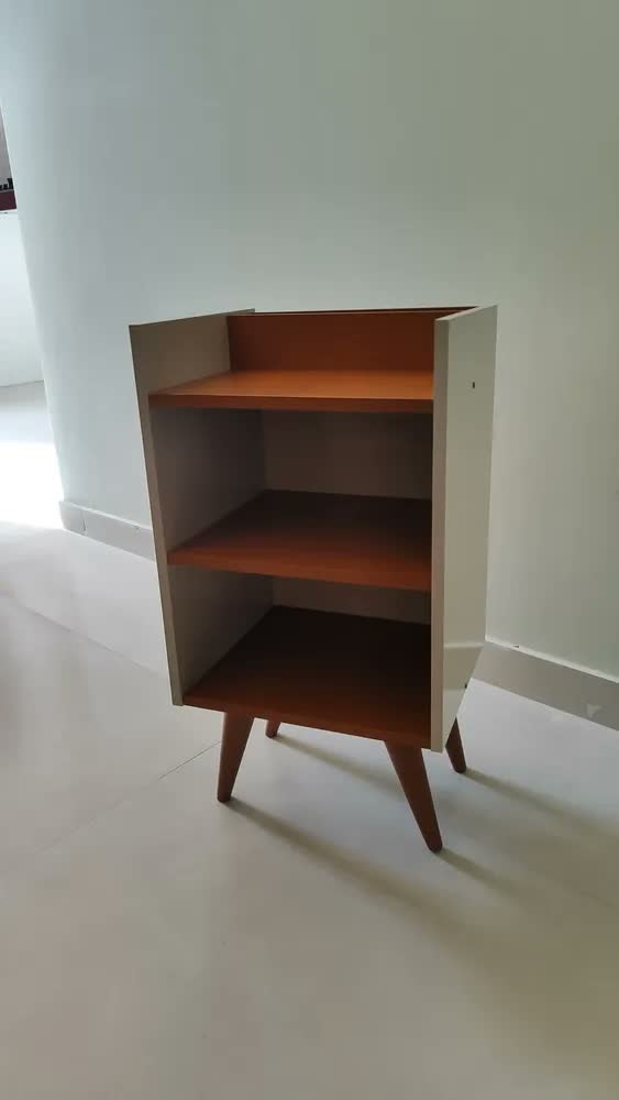 foto de Mesa Lateral Apoio Cabeceira Cama Box Criado Pés Palito Mudo