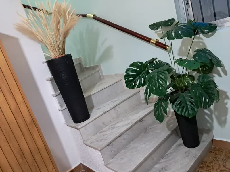 foto de Kit Vasos Ibiza Coluna Altos 71cm E 60cm Casa Luxo Escovado
