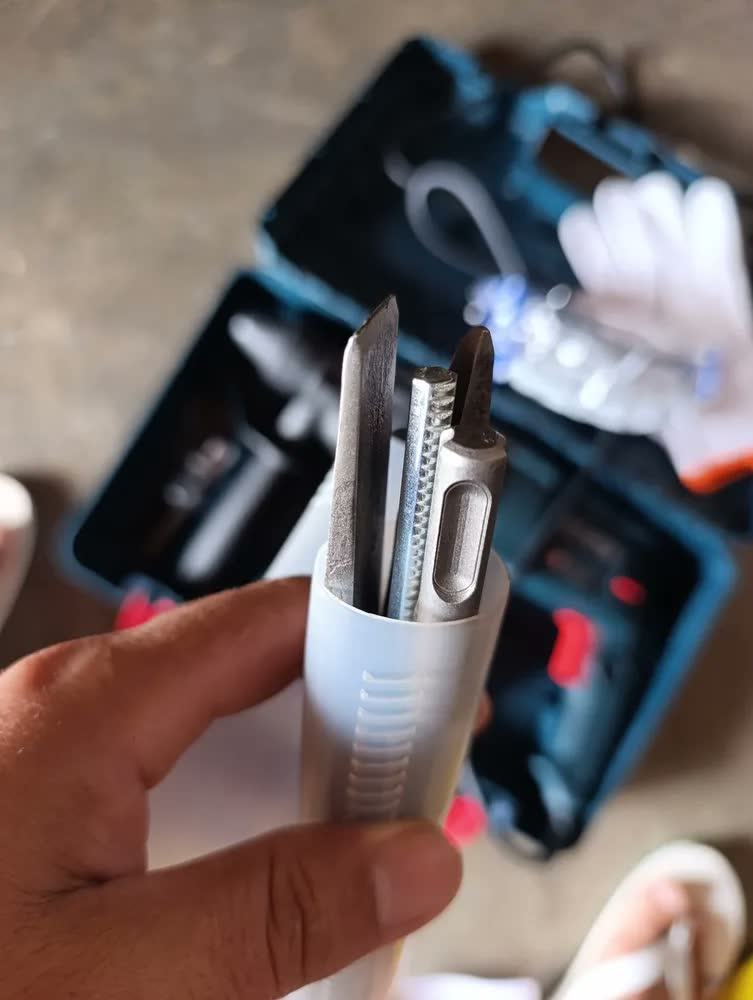 foto de Martelete Furadeira Allmind 1200W Kamaré SDS Plus Impacto 5Kg Perfurador Rompedor Furadeira de Impacto Maleta Demolidor Com Acessórios 3 em 1 Profissional