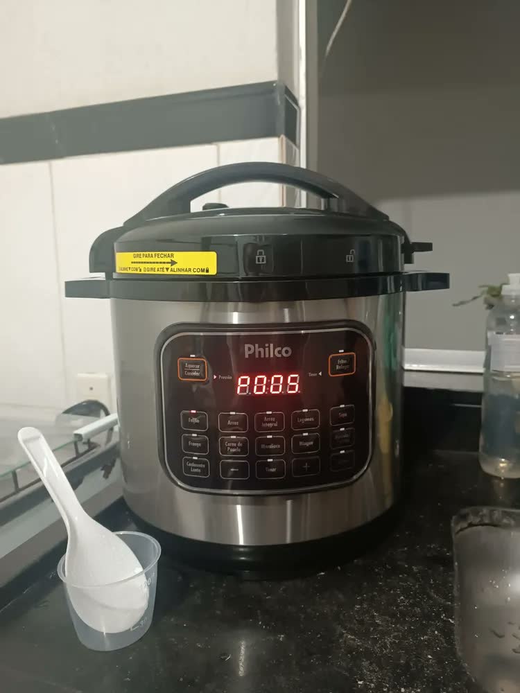 foto de Panela de Pressão Multifuncional Philco 8L PPP80 12 funções