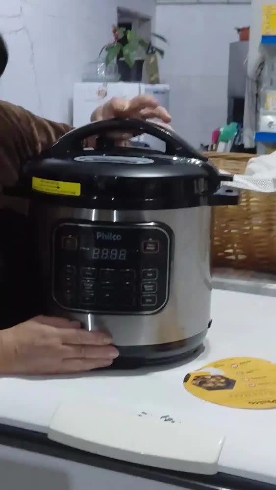 foto de Panela de Pressão Multifuncional Philco 8L PPP80 12 funções