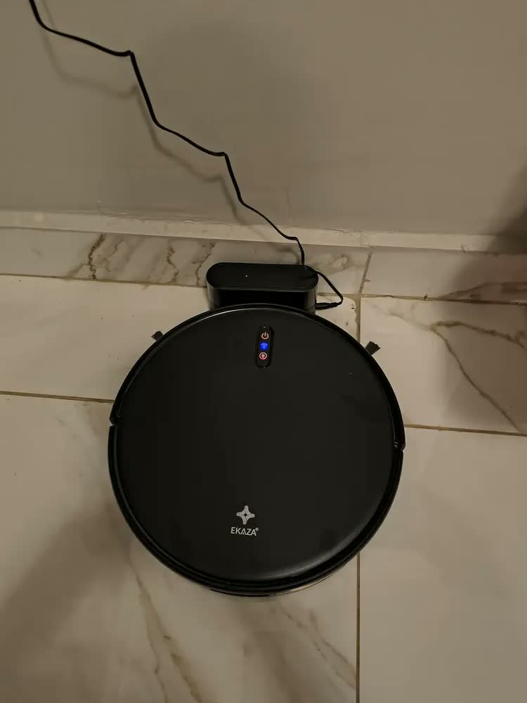 foto de Robô Aspirador De Pó Inteligente Passa Pano Mapeamento Ekaza Preto