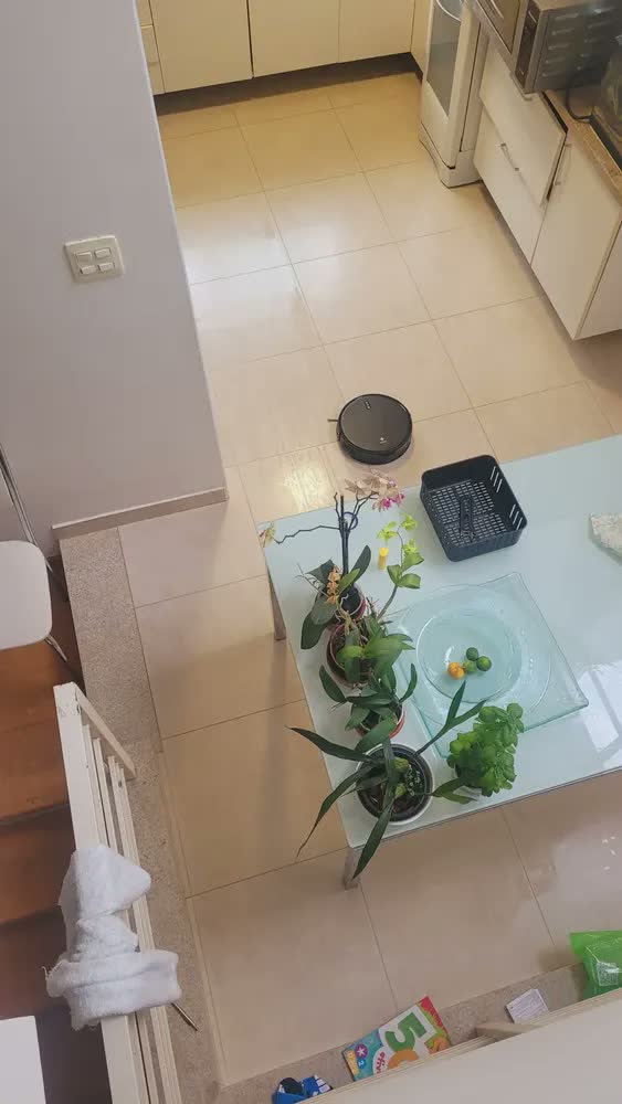 foto de Robô Aspirador De Pó Inteligente Passa Pano Mapeamento Ekaza Preto