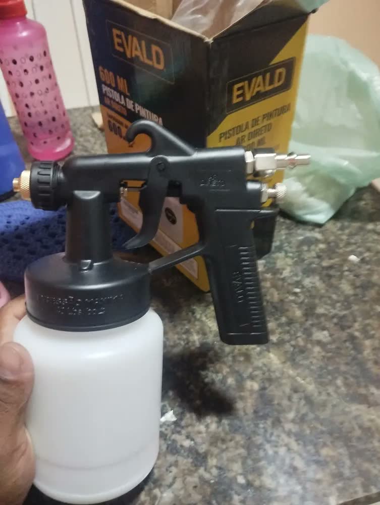 foto de Pistola De Pintura Ar Direto 1,2 Mm 600 Ml Epad-600 Evald