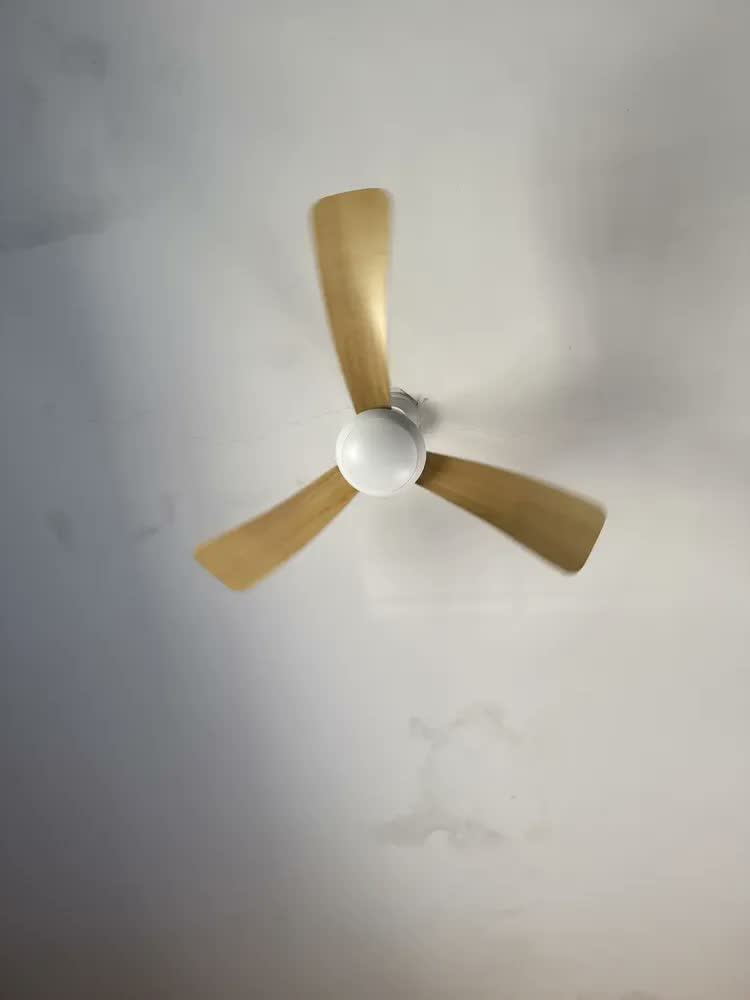 foto de Ventilador de Teto Moderno 42” com Luz LED e Controle Remoto, Motor DC Reversível Silencioso