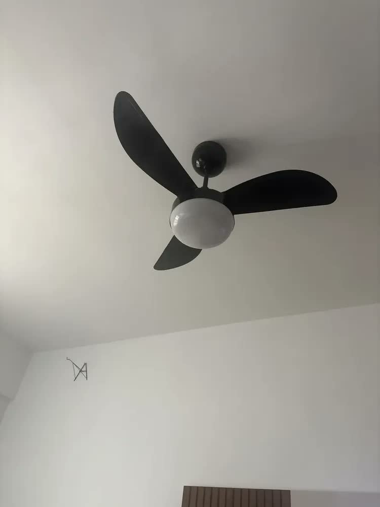 foto de Ventilador de Teto Moderno 42” com Luz LED e Controle Remoto, Motor DC Reversível Silencioso
