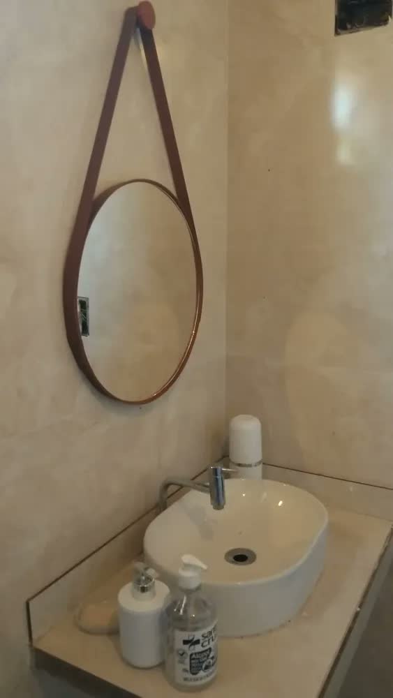 foto de Espelho Redondo Adnet Couro 40cm Suspenso Escandinavo Alça