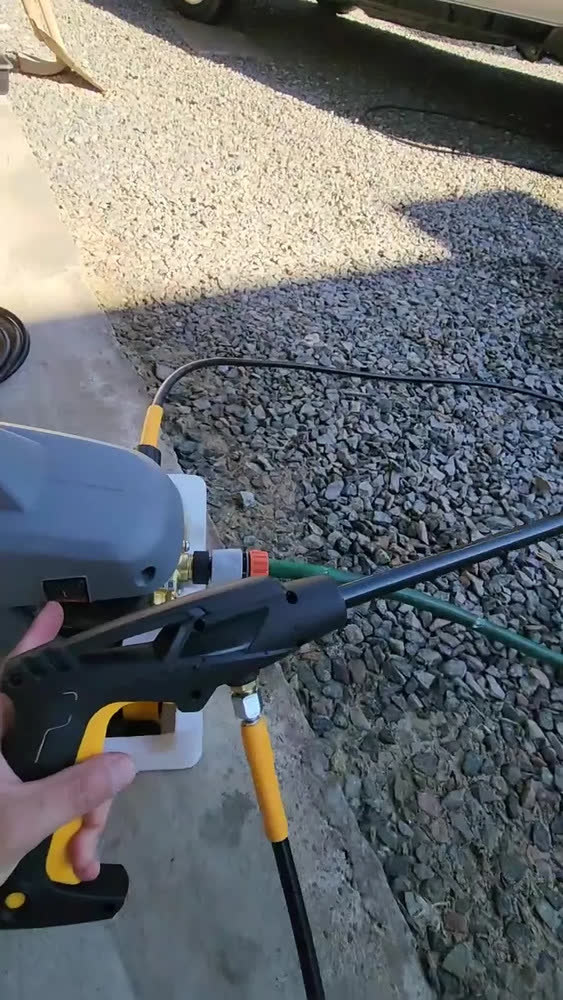foto de Lavadora e Desobstruidora de Alta Pressão WAP WL 4200 Ultra 5 Pistões 2200w 1305psi 510l/h Com Jato Regulável e Motor de Indução 220V