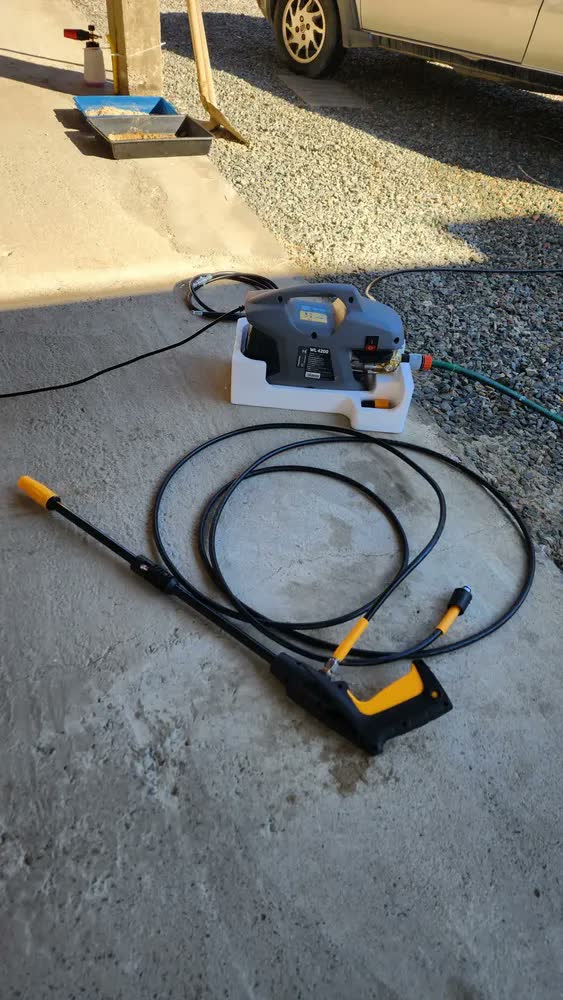 foto de Lavadora e Desobstruidora de Alta Pressão WAP WL 4200 Ultra 5 Pistões 2200w 1305psi 510l/h Com Jato Regulável e Motor de Indução 220V