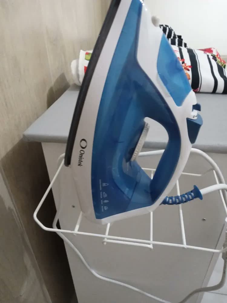 foto de Ferro De Passar A Vapor 240ml Seco E Vapor 2000w 127v 220v