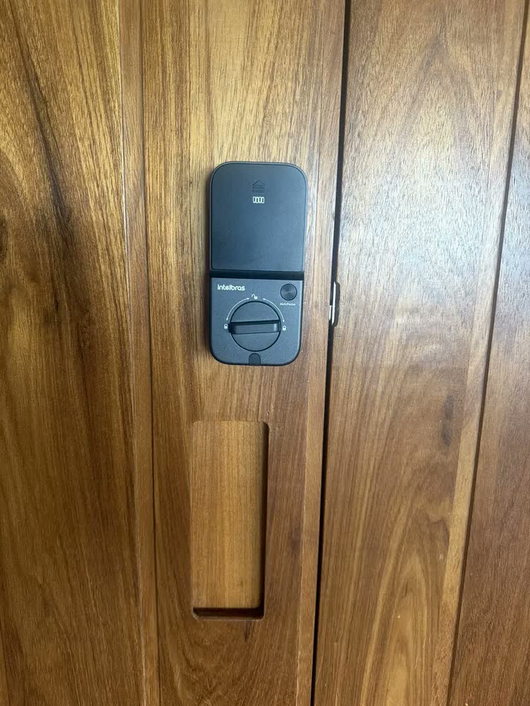 foto de Fechadura Digital de Embutir Biométrica FR 221V Intelbras