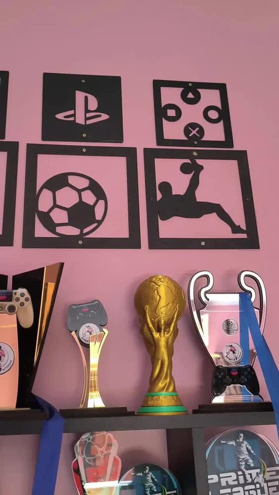 foto de Kit 3 Quadros De Futebol Bola Jogador Em Mdf Preto Para Parede Sala Ou Quarto Quadro Decorativo Marca D Dose