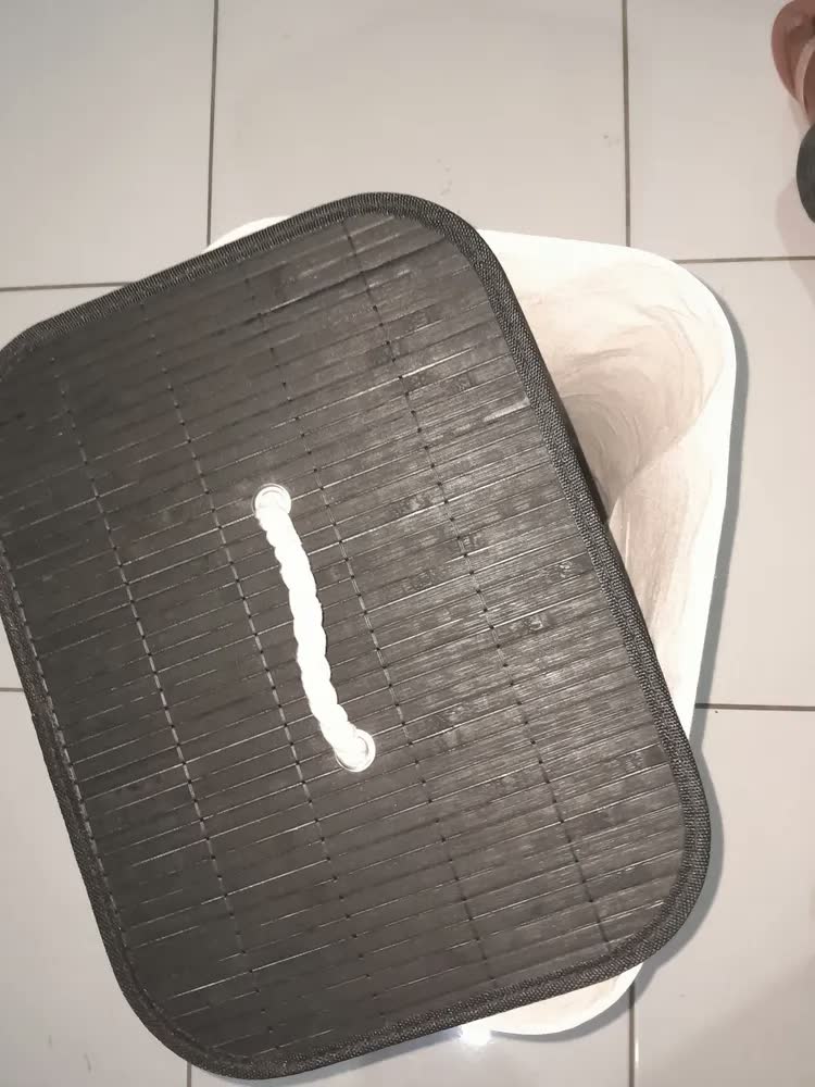 foto de Cesto Roupa Suja Bebe Retangular Bambu Banheiro Com Forro
