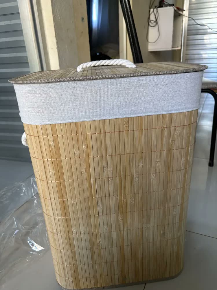 foto de Cesto Roupa Suja Bebe Retangular Bambu Banheiro Com Forro