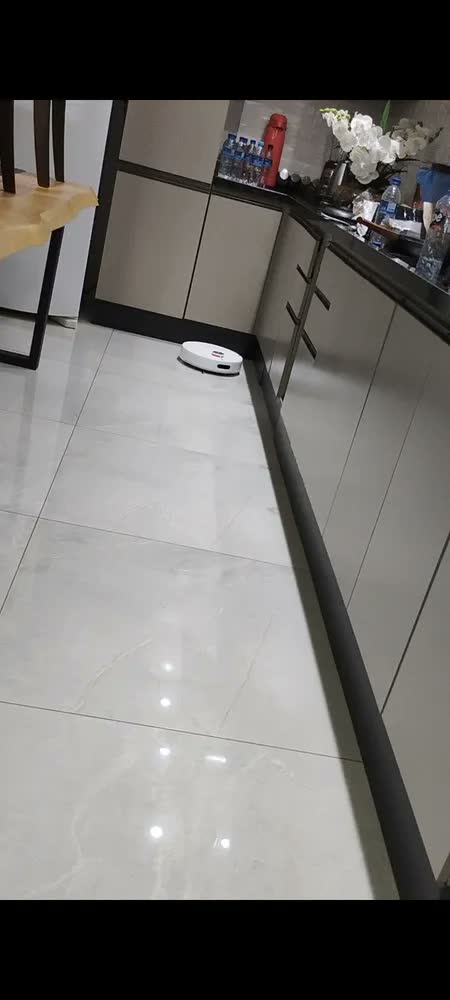 foto de Robô Aspirador Xiaomi S40 Inteligente Aspira Passa Pano App Branco