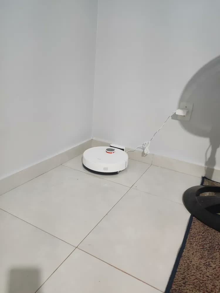 foto de Robô Aspirador Xiaomi S40 Inteligente Aspira Passa Pano App Branco
