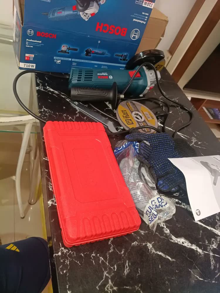 foto de Esmerilhadeira Lixadeira Gws 710w Bosch Cor Azul 60hz