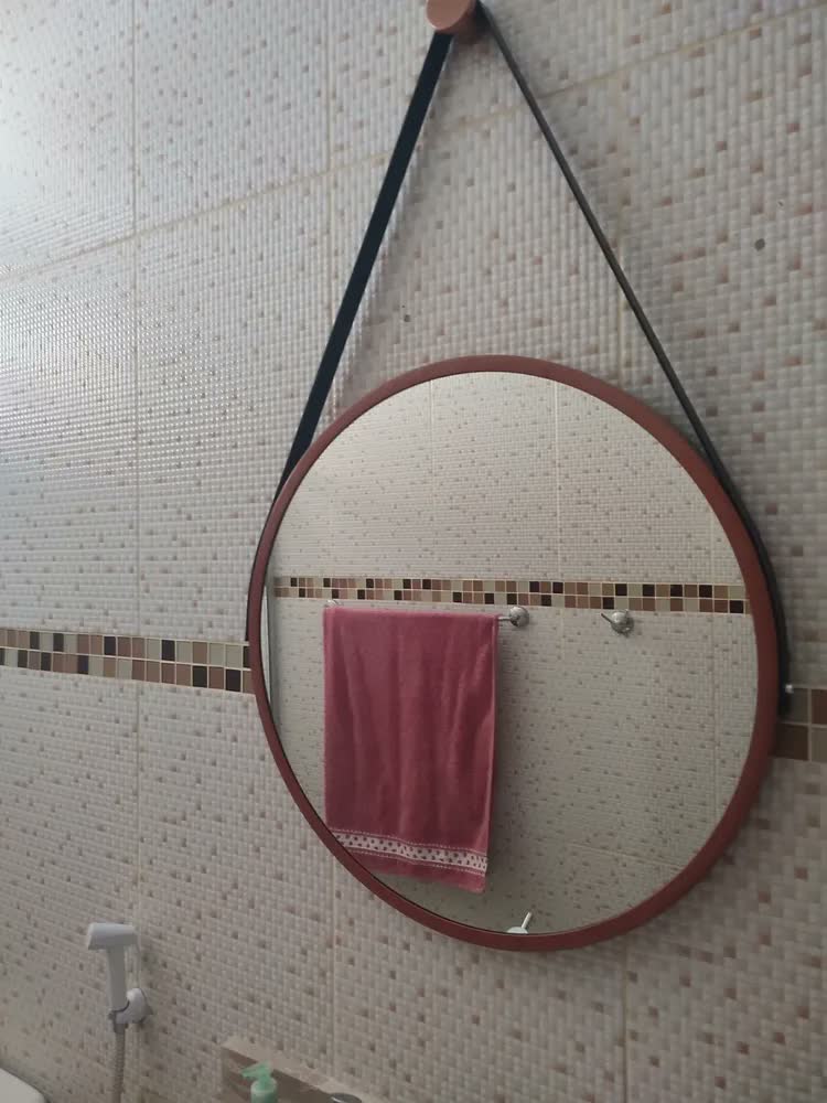 foto de Espelho Redondo Decorativo Suspenso com Alça 60cm para Banho e Quarto, Moldura Marrom