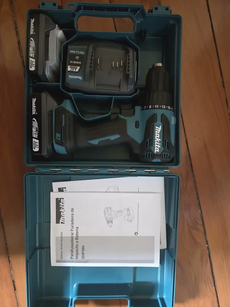 foto de Parafusadeira Furadeira Impacto 18v 2 Baterias Maleta Makita Azul-marinho