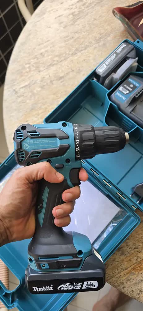 foto de Parafusadeira Furadeira Impacto 18v 2 Baterias Maleta Makita Azul-marinho