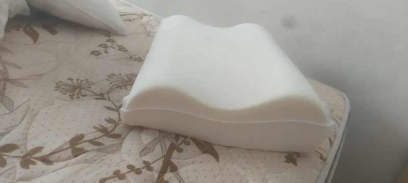 foto de Travesseiro Nasa Onda Cervical Ortopédico Macio Ergonômico para fronhas 45x65cm Suporte B&G - Premium