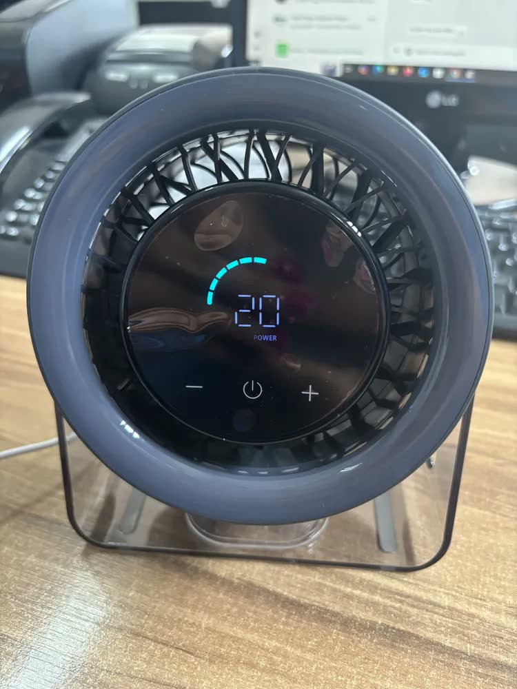 foto de Ventilador de Mesa e Parede Basike Ba-FON342 Turbo com 7 Pás e Bateria de 5000 mAh