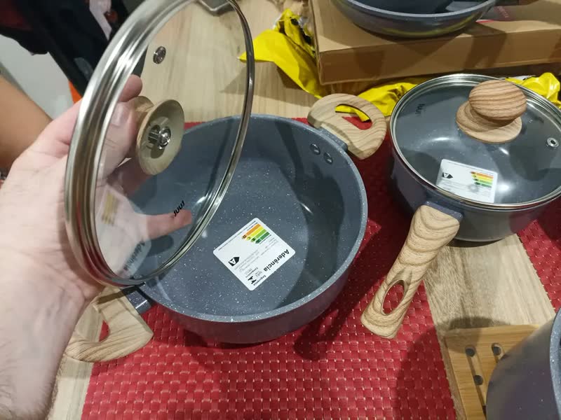 foto de Jogo De Panelas Induçao Antiaderente Cerâmica 10 Peças Ppg Pfoa Free Baunilha