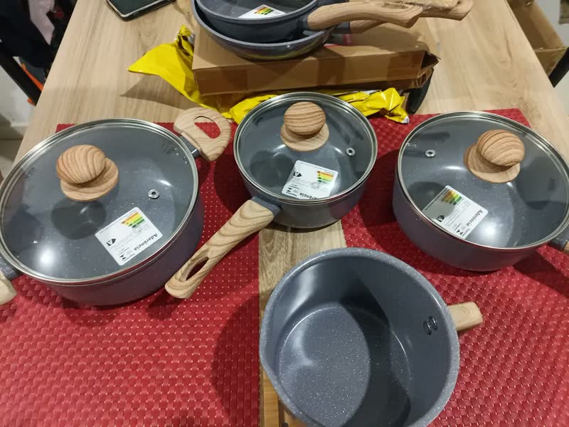 foto de Jogo De Panelas Induçao Antiaderente Cerâmica 10 Peças Ppg Pfoa Free Baunilha