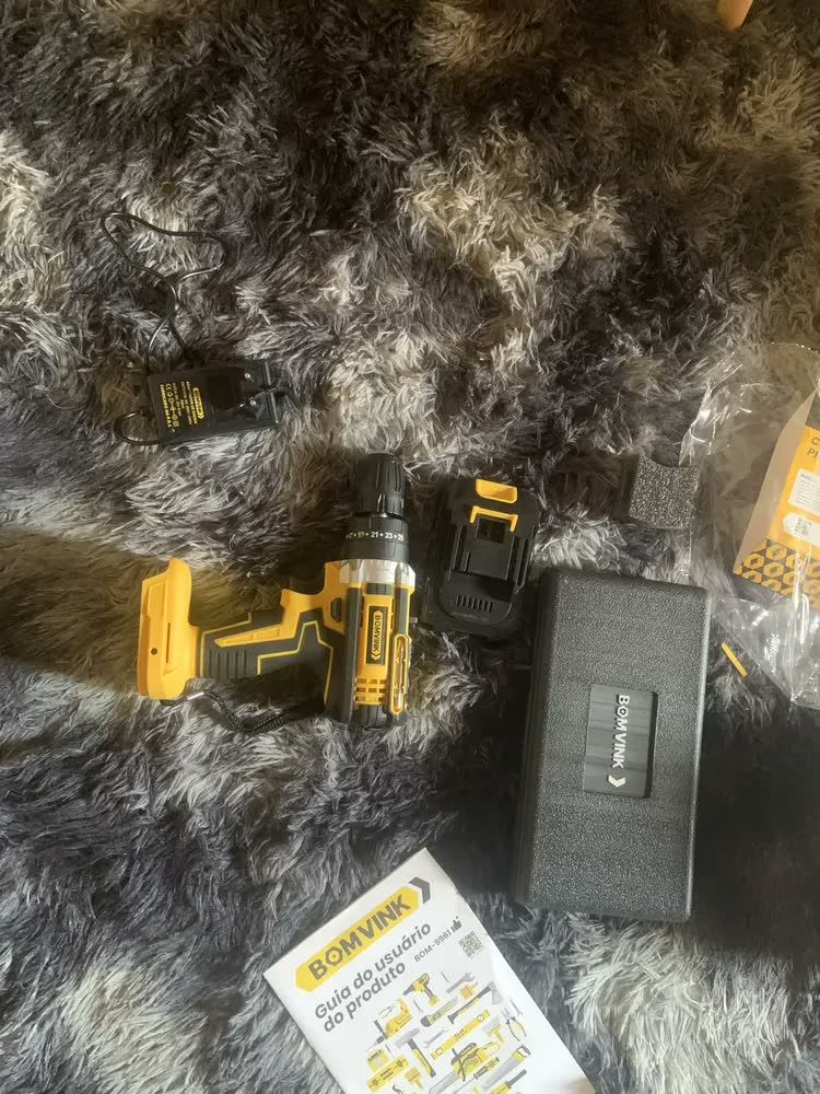 foto de Parafusadeira Furadeira Sem Fio Cietec Kit Ferramentas 46 Peças 21W