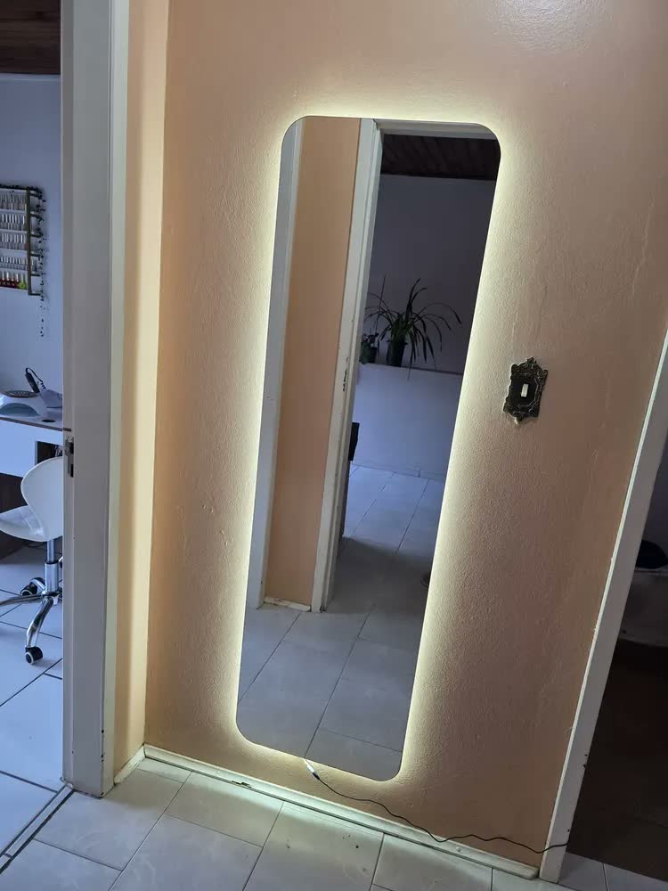 foto de Espelho Retangular Vmex de Parede com LED Neutro 50 cm, para Quarto e Sala