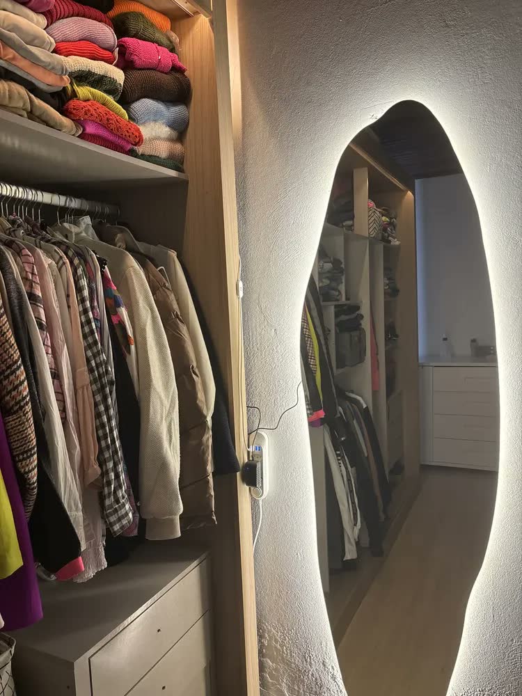 foto de Espelho Organico 170cm Polido Led Branco Frio 6000k Moderno Quarto Sala Hall Closet Decorativo Iluminação Embutida Bivolt Design Linha Premium 127v/220v Vmex