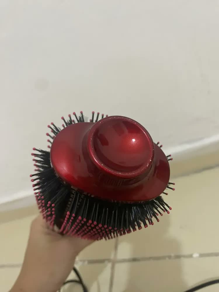 foto de Escova Secadora Britânia Soft BES12 Bivolt 1300W Vermelha Alisadora Modeladora Secador 4 em 1 Alta Potência