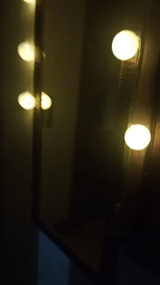 foto de Cordão Varal Luminária LED Amarela 10 Bolas 2,1m Decoração Festa