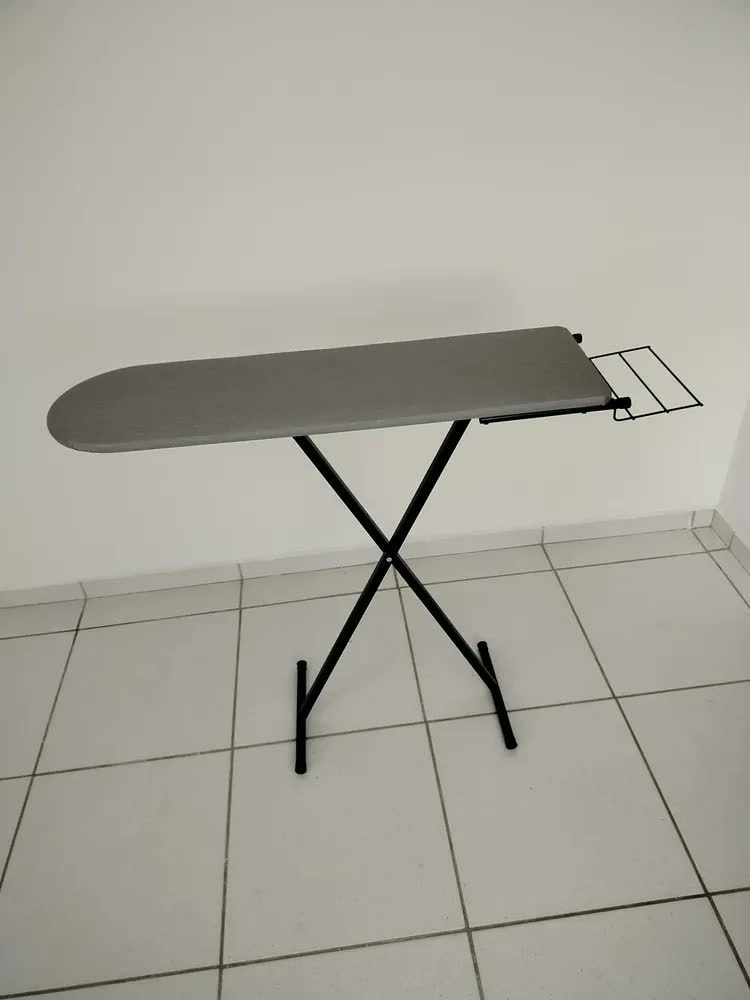 foto de Tabua De Passar Roupa Reforçada Com Porta Ferro 3 Alturas Cor Preto Liso