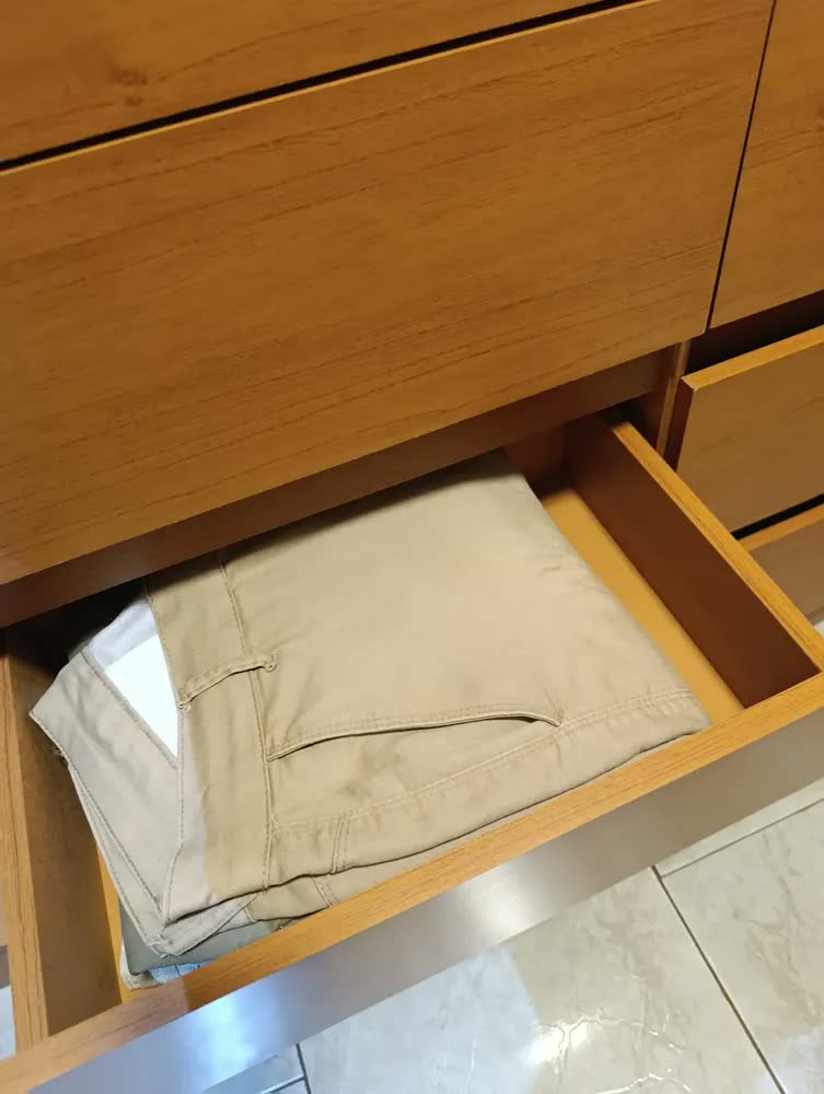 foto de Guarda roupa Casal Luxúria 4 Portas 6 Gavetas Branco